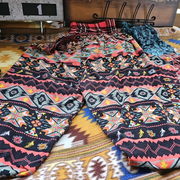 Sweet Legs - Picture 2 of 7